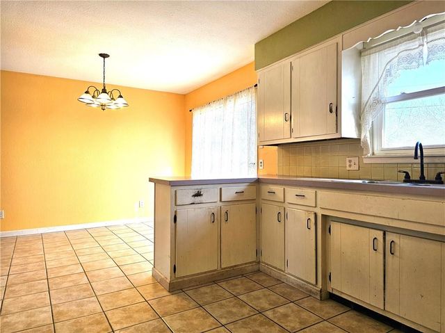 505 Morningside Drive, Garden City, MO 64747