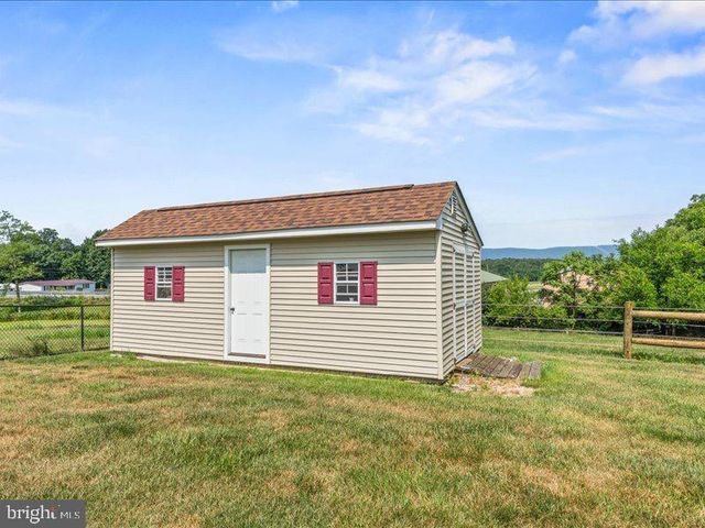 7246 SMITH RD, Chambersburg, PA 17201