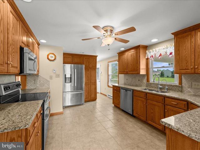 7246 SMITH RD, Chambersburg, PA 17201