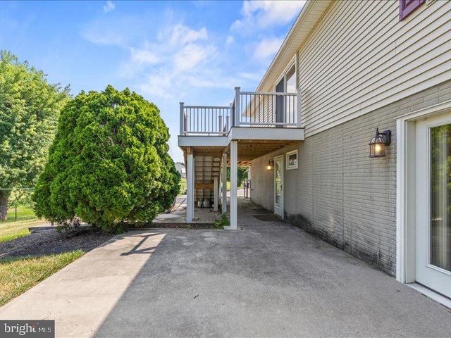 7246 SMITH RD, Chambersburg, PA 17201