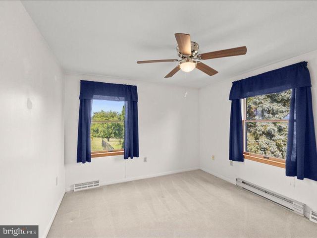 7246 SMITH RD, Chambersburg, PA 17201