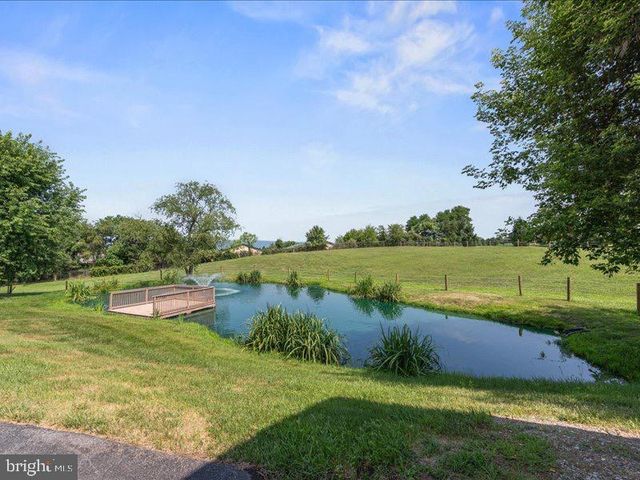 7246 SMITH RD, Chambersburg, PA 17201