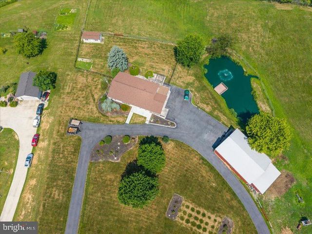 7246 SMITH RD, Chambersburg, PA 17201