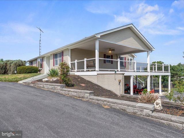 7246 SMITH RD, Chambersburg, PA 17201