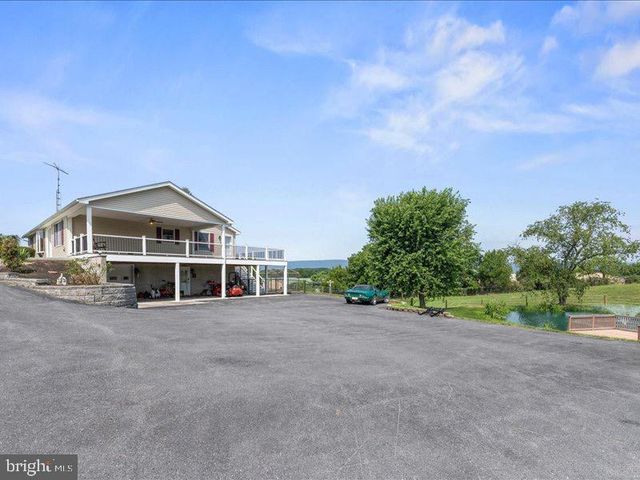 7246 SMITH RD, Chambersburg, PA 17201