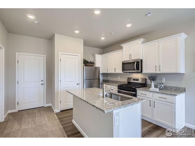 201 Robin Rd, Johnstown, CO 80534