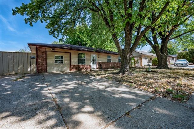 505 Meadowlake Drive, Noble, OK 73068