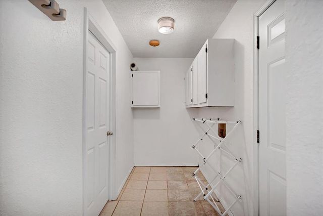 505 Meadowlake Drive, Noble, OK 73068