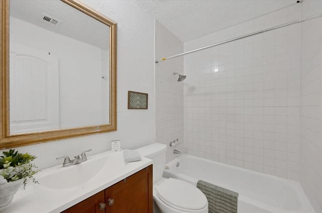 505 Meadowlake Drive, Noble, OK 73068