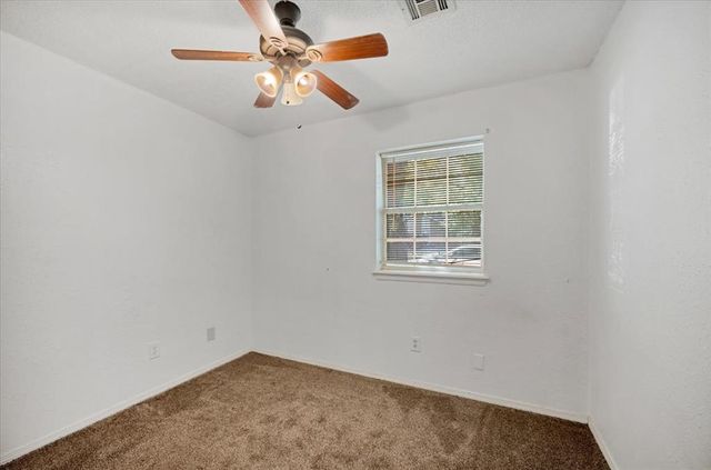 505 Meadowlake Drive, Noble, OK 73068