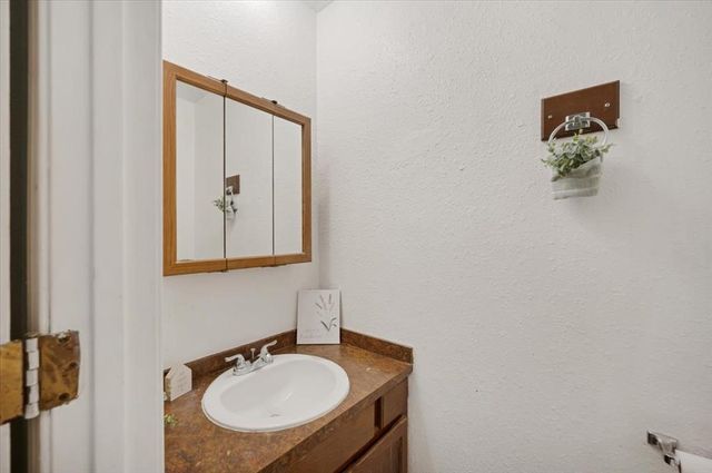 505 Meadowlake Drive, Noble, OK 73068