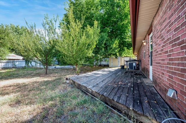 505 Meadowlake Drive, Noble, OK 73068