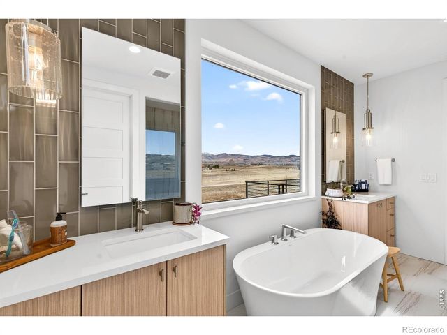 5613 Four Leaf Drive, Longmont, CO 80503