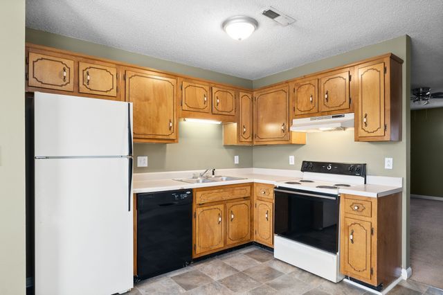 2450 Caroline Dr Apt F, Clarksville, TN 37042