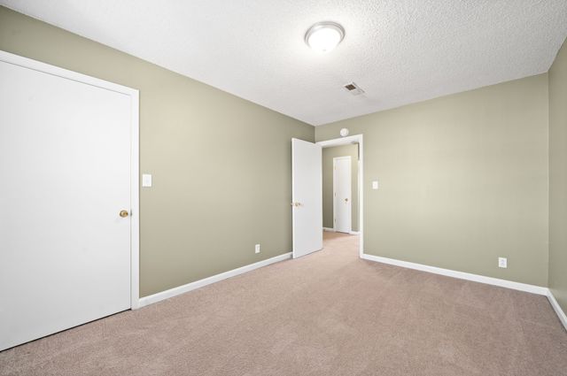 2450 Caroline Dr Apt F, Clarksville, TN 37042