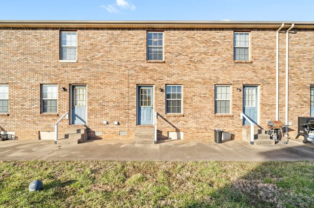 2450 Caroline Dr Apt F, Clarksville, TN 37042