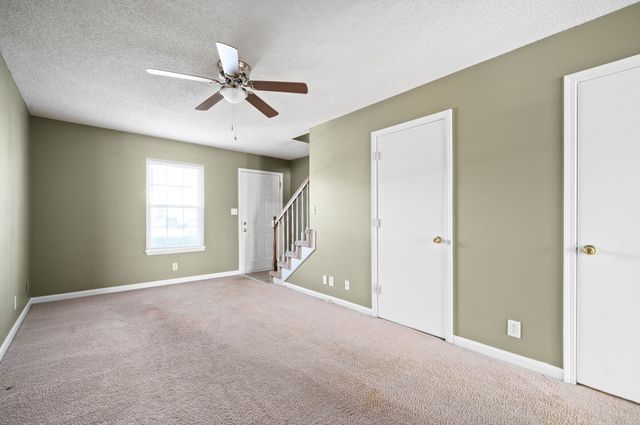 2450 Caroline Dr Apt F, Clarksville, TN 37042