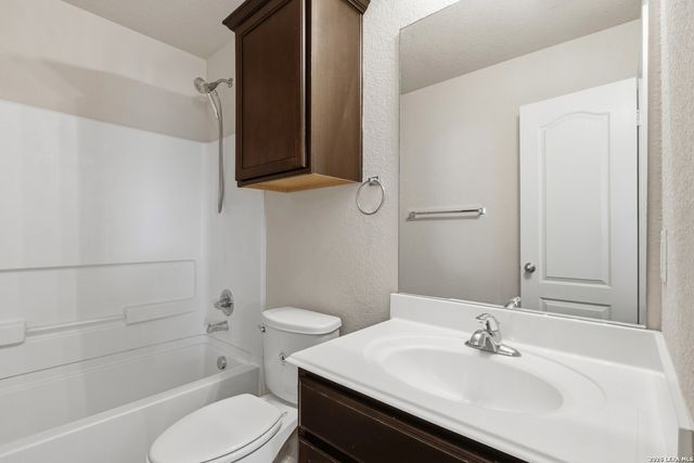 1115 artisan, San Antonio, TX 78245