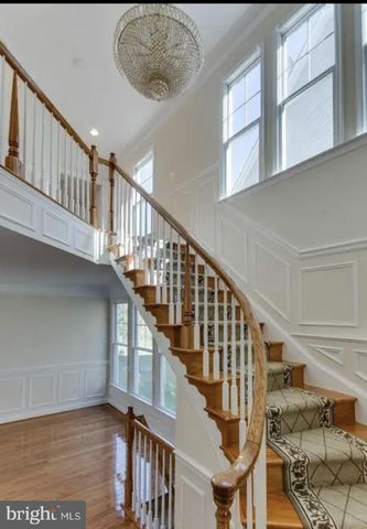 5634 TOWER HILL CIR, Alexandria, VA 22315