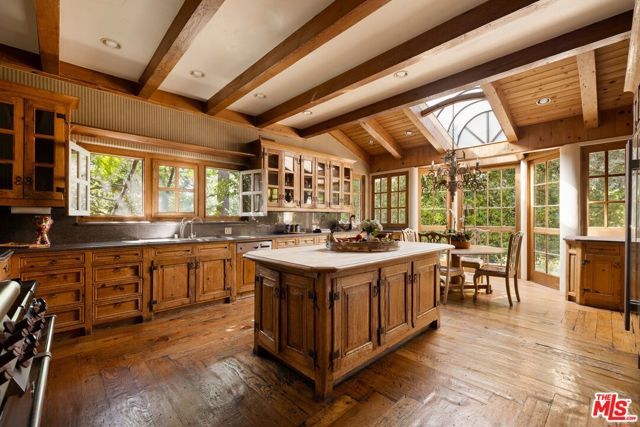 214 S Beverly Glen Boulevard, Los Angeles, CA 90024