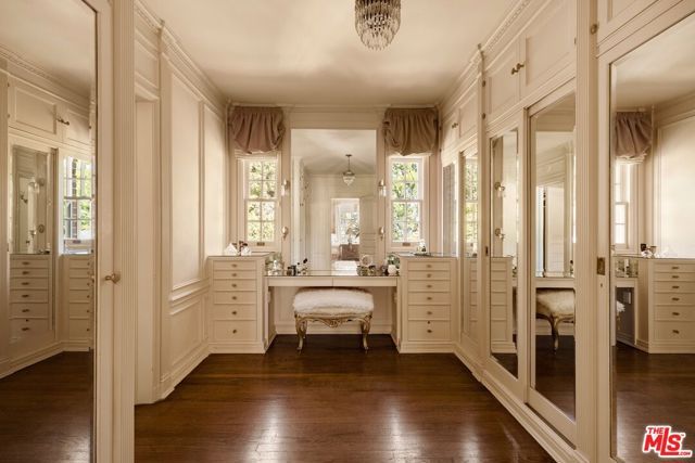 214 S Beverly Glen Boulevard, Los Angeles, CA 90024