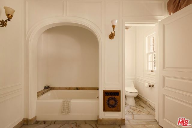 214 S Beverly Glen Boulevard, Los Angeles, CA 90024