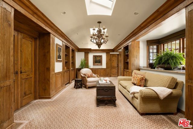 214 S Beverly Glen Boulevard, Los Angeles, CA 90024