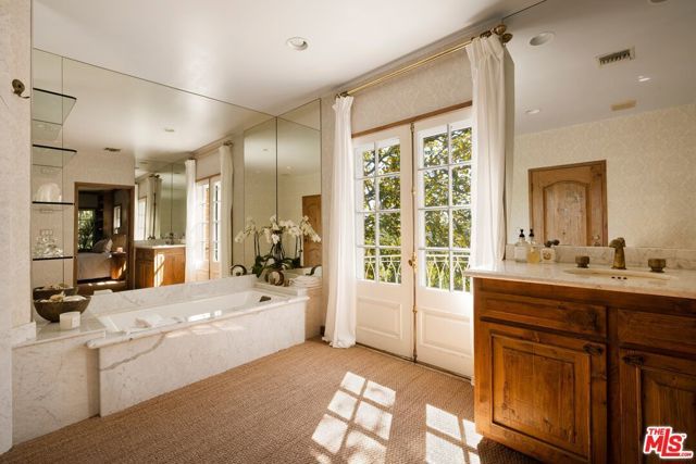 214 S Beverly Glen Boulevard, Los Angeles, CA 90024