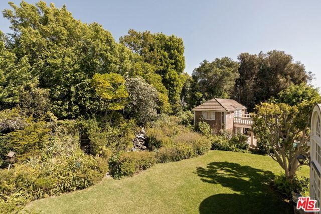 214 S Beverly Glen Boulevard, Los Angeles, CA 90024