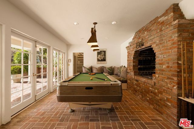 214 S Beverly Glen Boulevard, Los Angeles, CA 90024