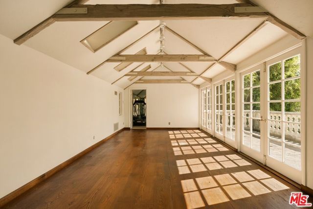 214 S Beverly Glen Boulevard, Los Angeles, CA 90024