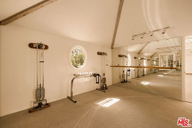 214 S Beverly Glen Boulevard, Los Angeles, CA 90024