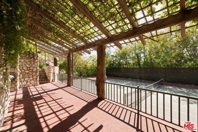 214 S Beverly Glen Boulevard, Los Angeles, CA 90024