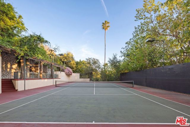 214 S Beverly Glen Boulevard, Los Angeles, CA 90024