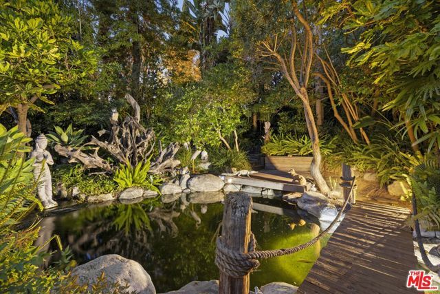 214 S Beverly Glen Boulevard, Los Angeles, CA 90024