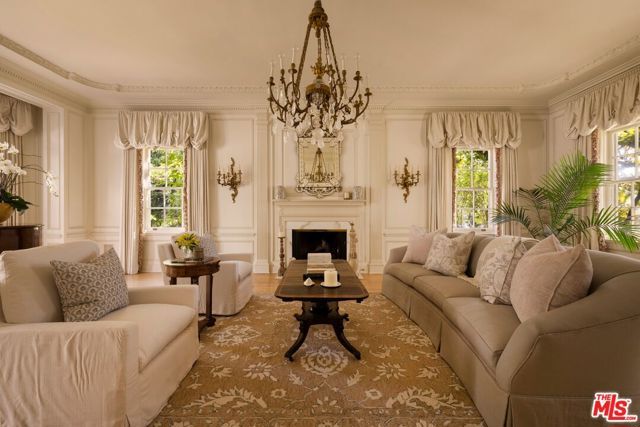 214 S Beverly Glen Boulevard, Los Angeles, CA 90024