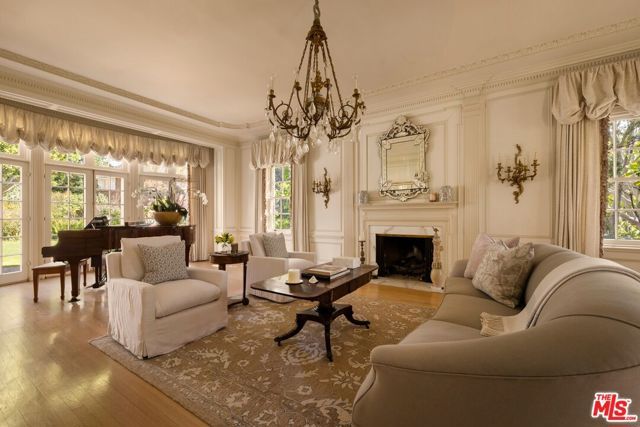 214 S Beverly Glen Boulevard, Los Angeles, CA 90024