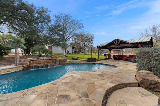 158 private road 4732, Castroville, TX 78009