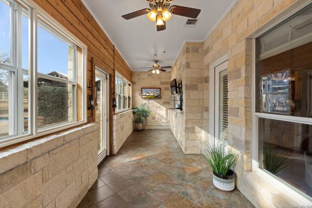 158 private road 4732, Castroville, TX 78009