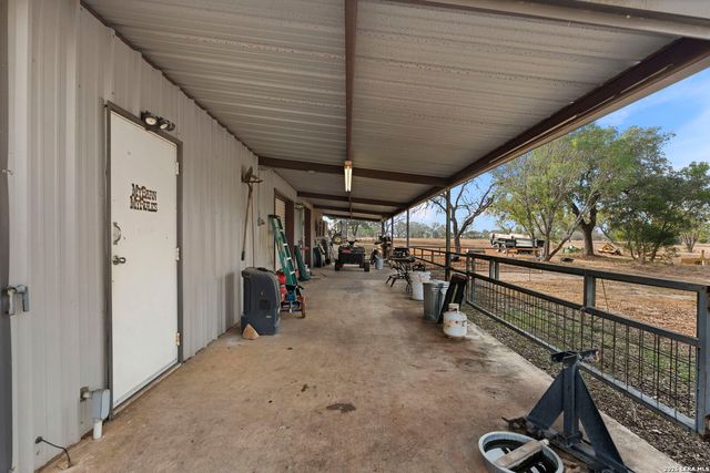 158 private road 4732, Castroville, TX 78009