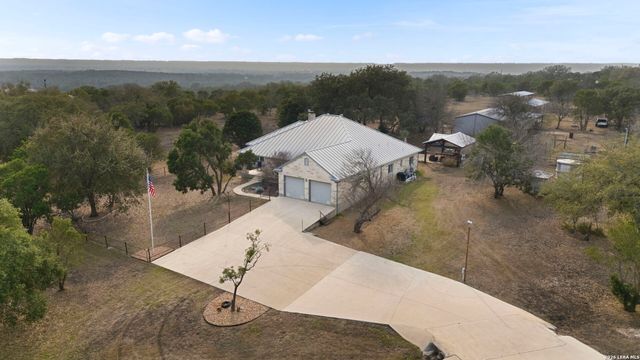 158 private road 4732, Castroville, TX 78009