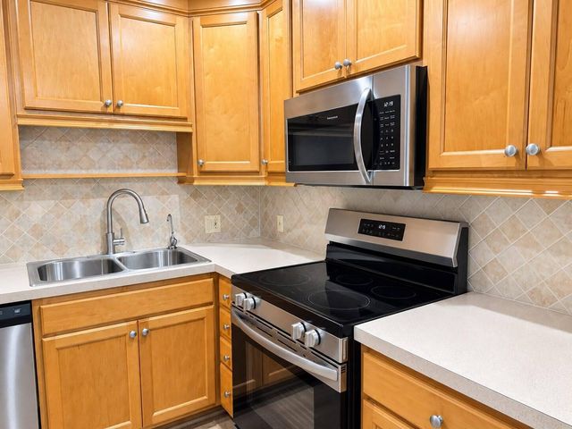 4242 DESTE Court 201, Lake Worth, FL 33467