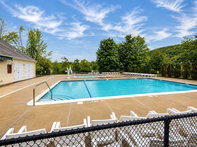 332 Heritage Lane, Monroe, NY 10950