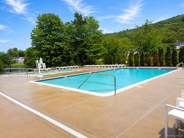 332 Heritage Lane, Monroe, NY 10950
