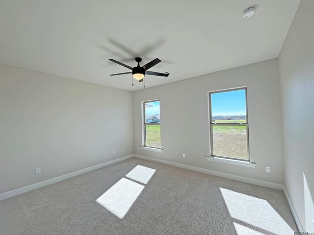 1211 Lakehaven Dr, Gonzales, LA 70737