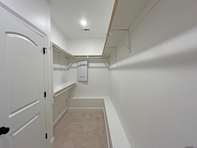 1211 Lakehaven Dr, Gonzales, LA 70737