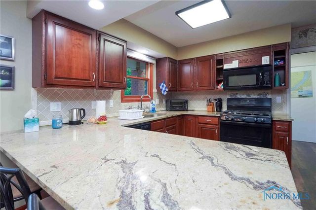 28741 White Road, Perrysburg, OH 43551