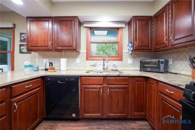 28741 White Road, Perrysburg, OH 43551