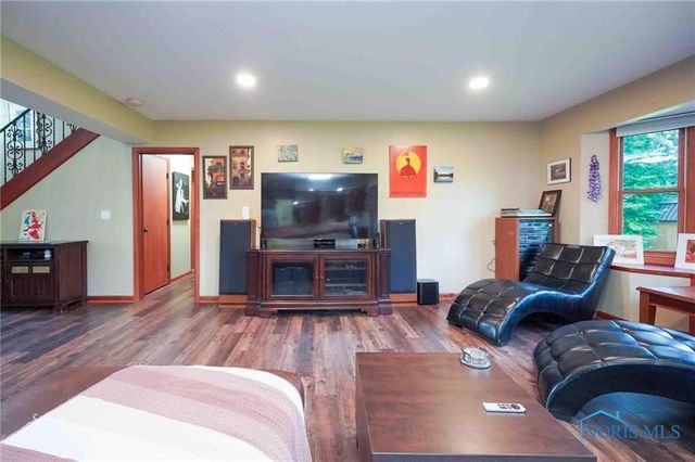 28741 White Road, Perrysburg, OH 43551