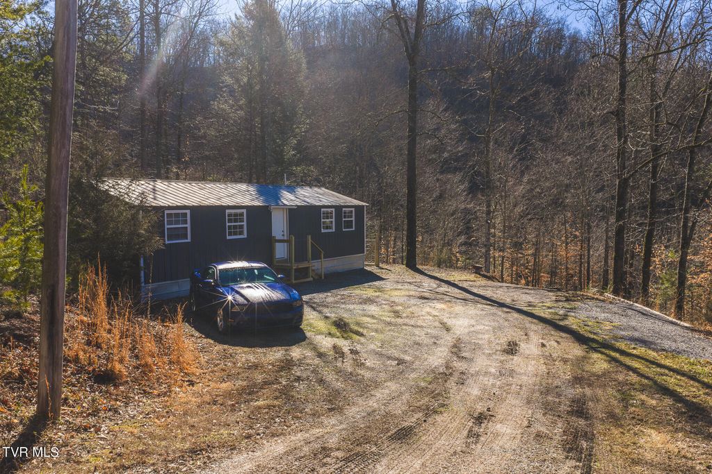 637 Jacobs Hollow Road, Sneedville, TN 37869